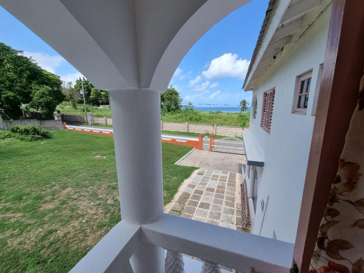 Shaw Park Gem Apt 12D Ocho Rios Ngoại thất bức ảnh