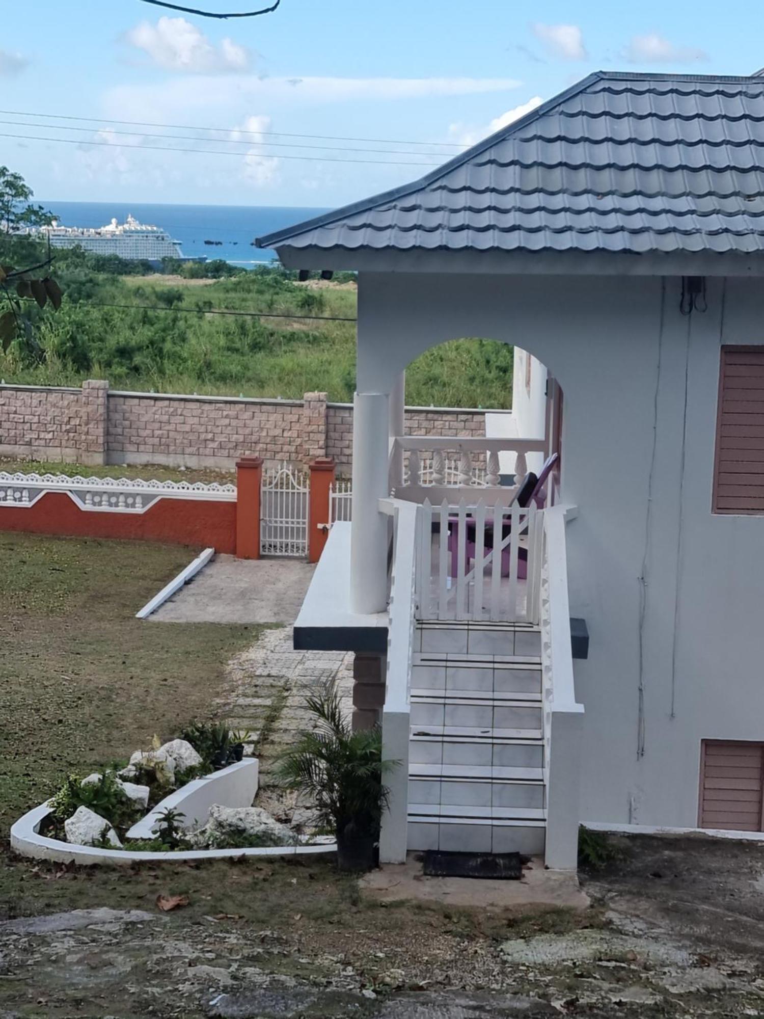 Shaw Park Gem Apt 12D Ocho Rios Ngoại thất bức ảnh